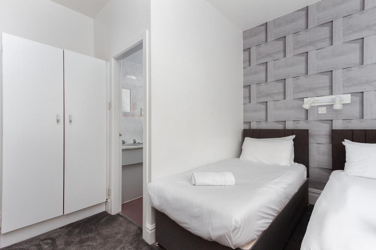The Sandringham Court Hotel & Apartment Welcoming Large And Small Groups For 15 Years Blackpool Eksteriør billede