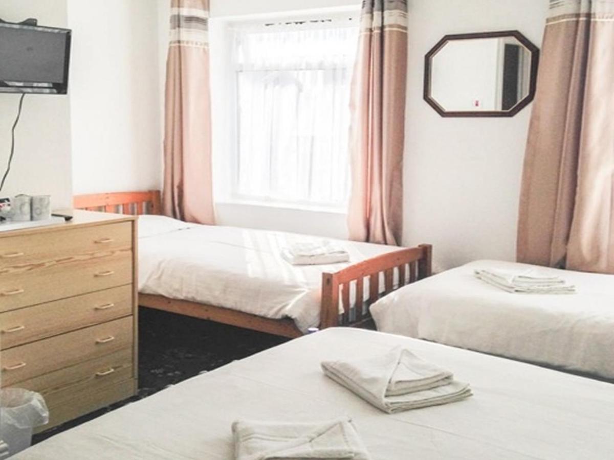 The Sandringham Court Hotel & Apartment Welcoming Large And Small Groups For 15 Years Blackpool Eksteriør billede