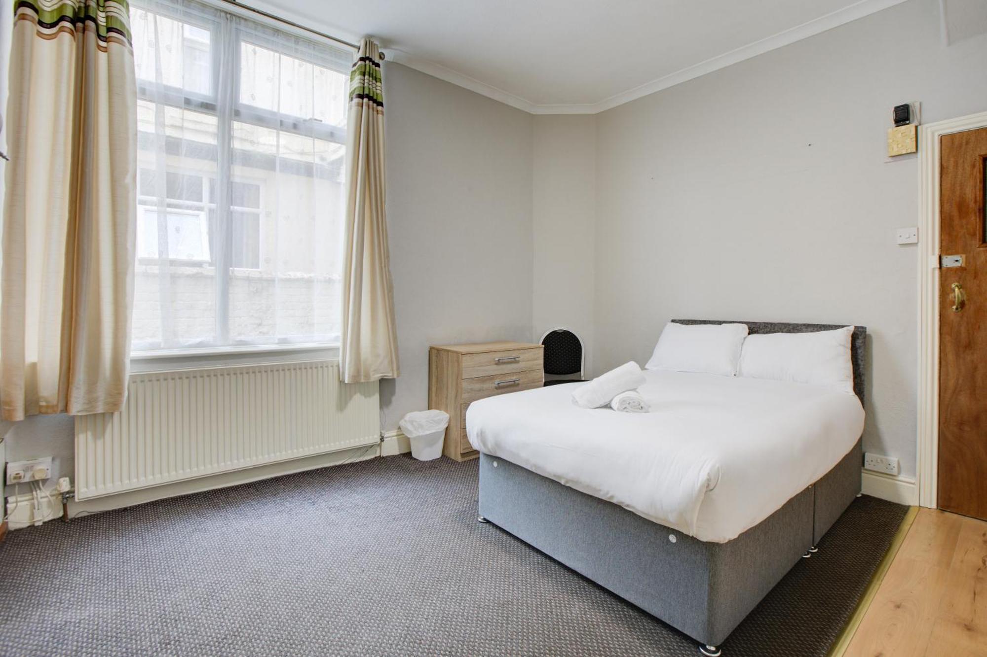 The Sandringham Court Hotel & Apartment Welcoming Large And Small Groups For 15 Years Blackpool Eksteriør billede