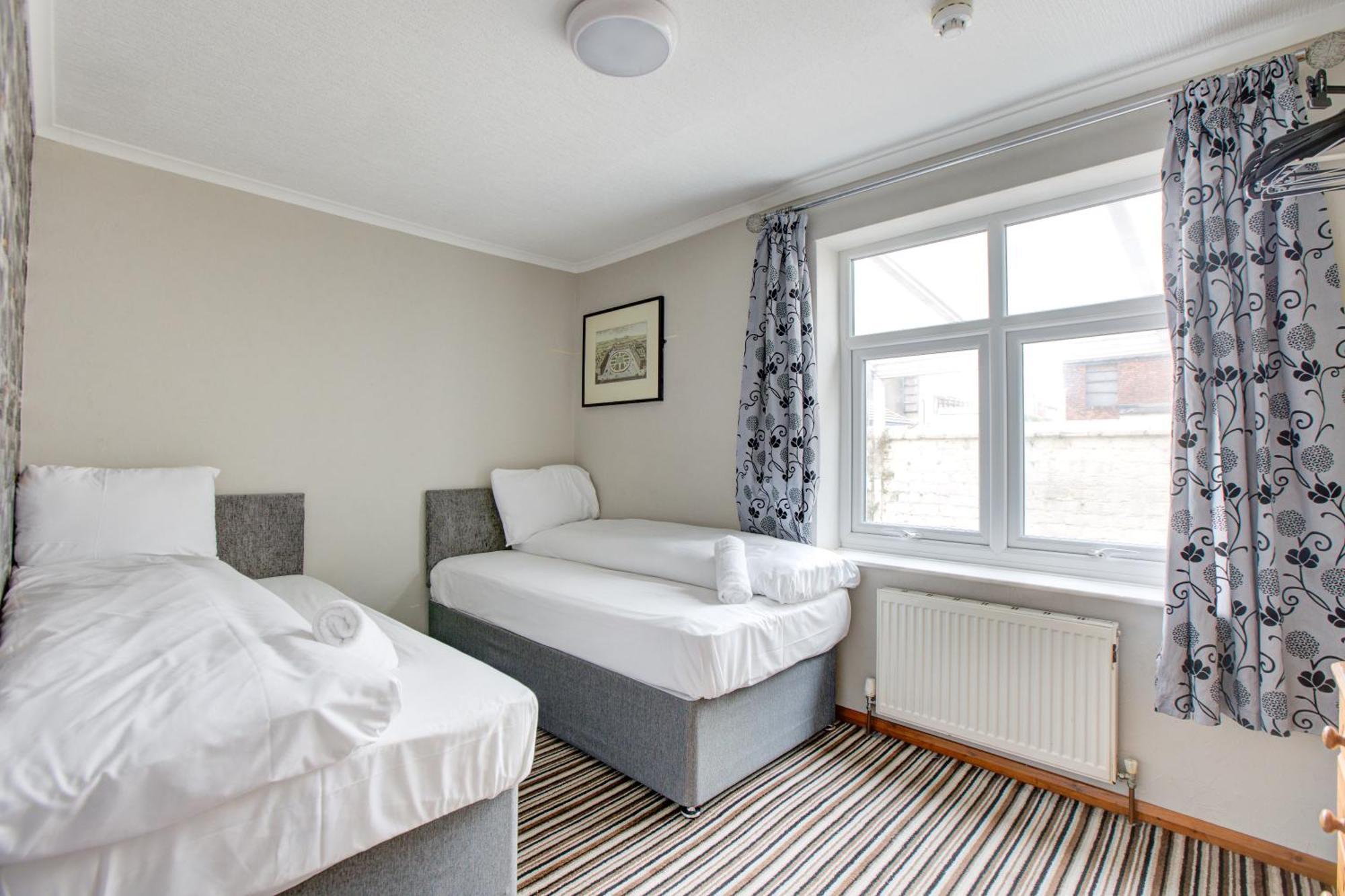 The Sandringham Court Hotel & Apartment Welcoming Large And Small Groups For 15 Years Blackpool Eksteriør billede