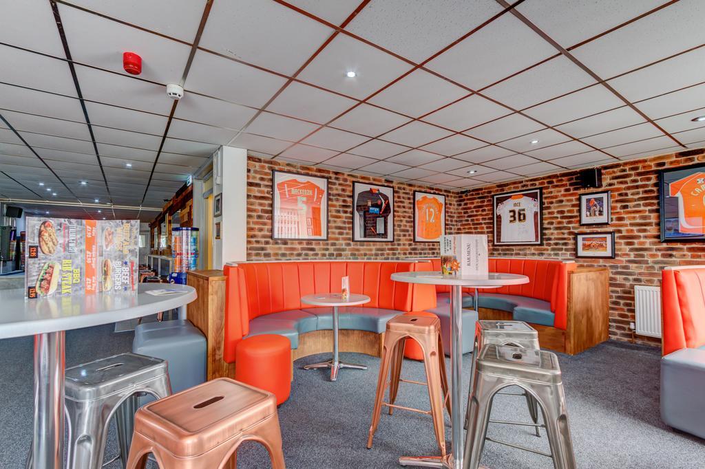 The Sandringham Court Hotel & Apartment Welcoming Large And Small Groups For 15 Years Blackpool Eksteriør billede