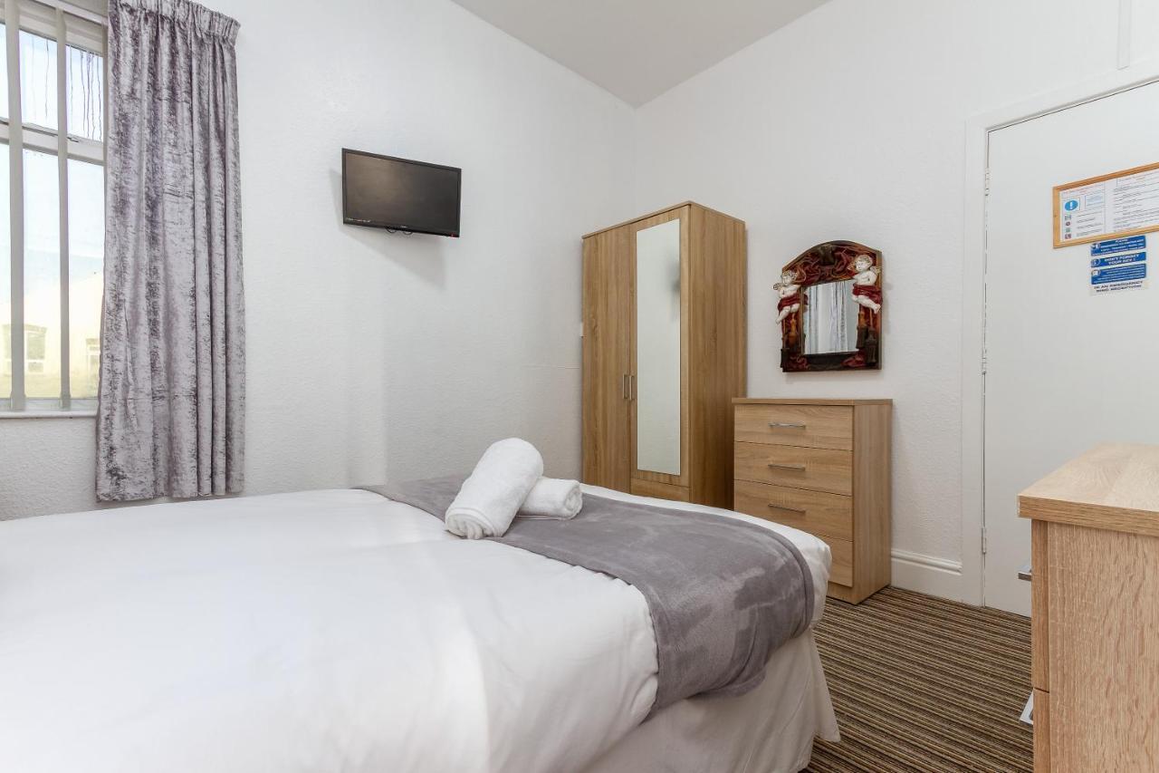 The Sandringham Court Hotel & Apartment Welcoming Large And Small Groups For 15 Years Blackpool Eksteriør billede