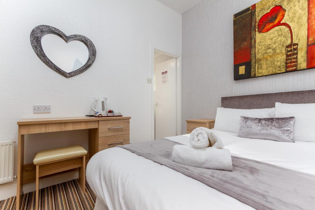 The Sandringham Court Hotel & Apartment Welcoming Large And Small Groups For 15 Years Blackpool Eksteriør billede