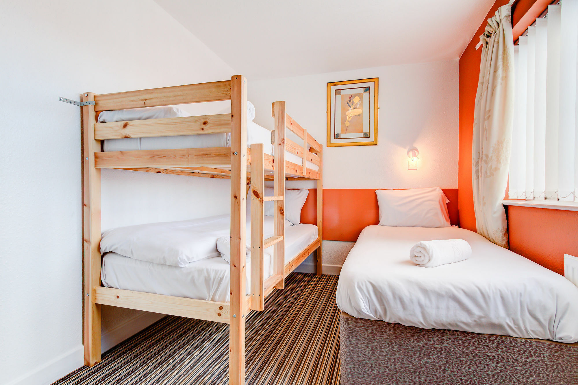 The Sandringham Court Hotel & Apartment Welcoming Large And Small Groups For 15 Years Blackpool Eksteriør billede