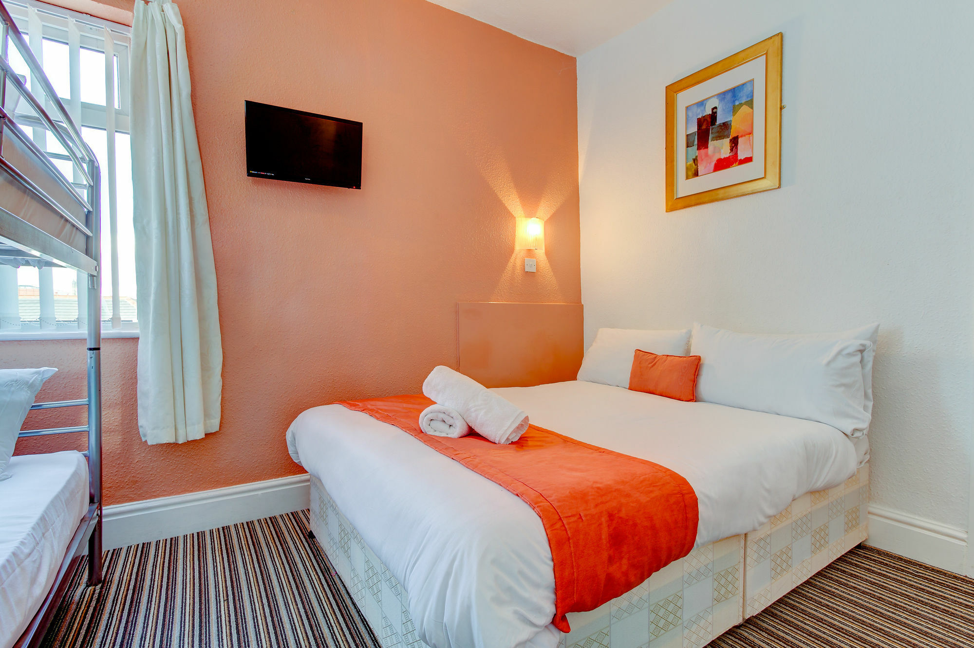 The Sandringham Court Hotel & Apartment Welcoming Large And Small Groups For 15 Years Blackpool Eksteriør billede