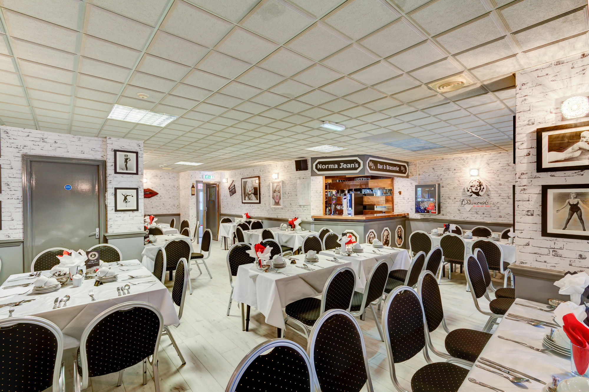 The Sandringham Court Hotel & Apartment Welcoming Large And Small Groups For 15 Years Blackpool Eksteriør billede